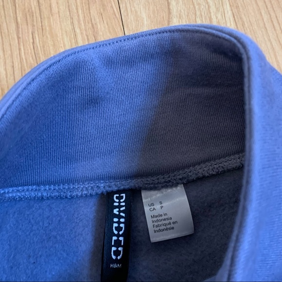 H&M CROPPED SWEATER - Picture 3 of 3